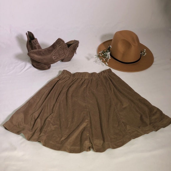 Beige Skirt - Picture 2 of 4